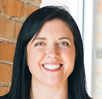 Sophie Hartwell, chefe de atendimento ao cliente, retrato da equipe de serviço